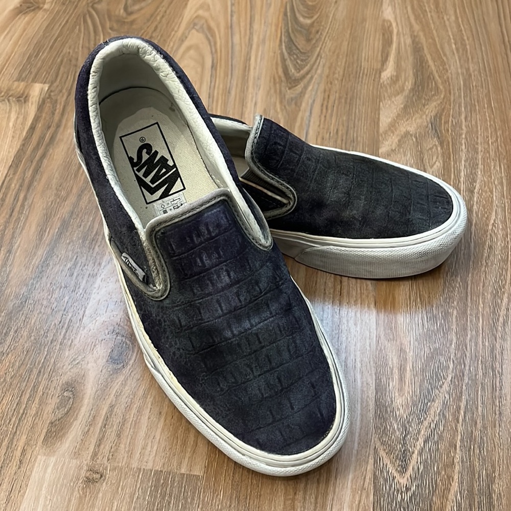 Vans - Picture 2 of 9